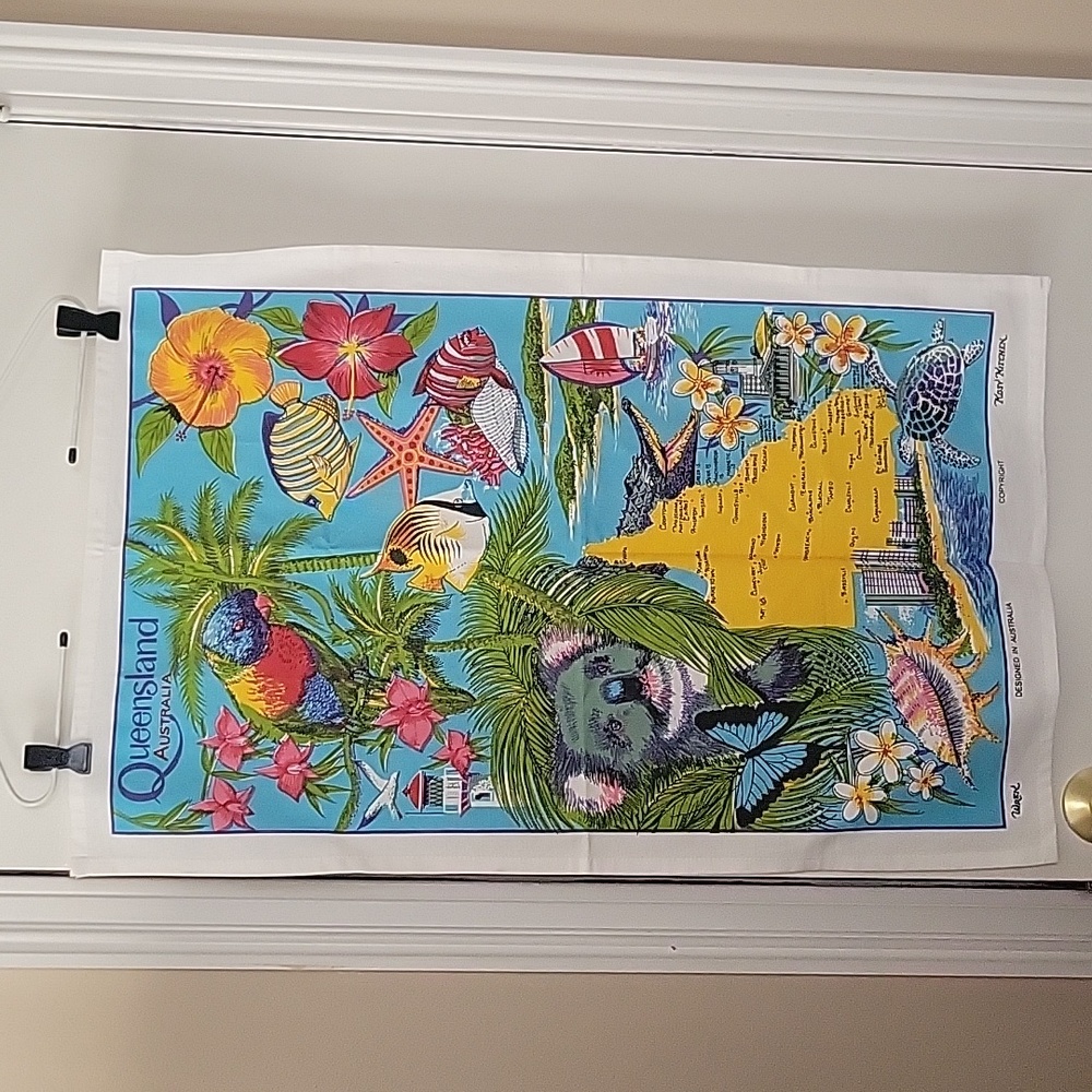 NWOT Queensland Australia Colorful Tea Kitchen Towel